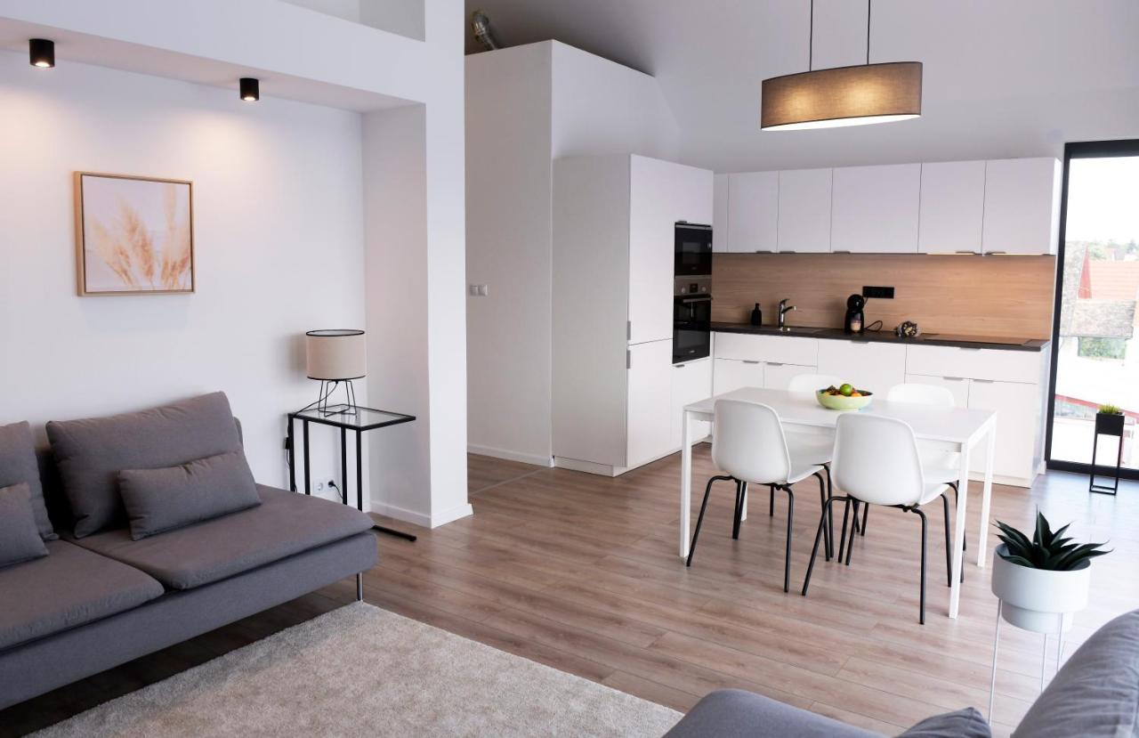 Major Residence Тихани Екстериор снимка