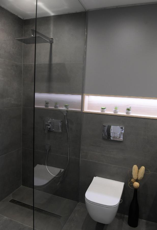 Major Residence Тихани Екстериор снимка