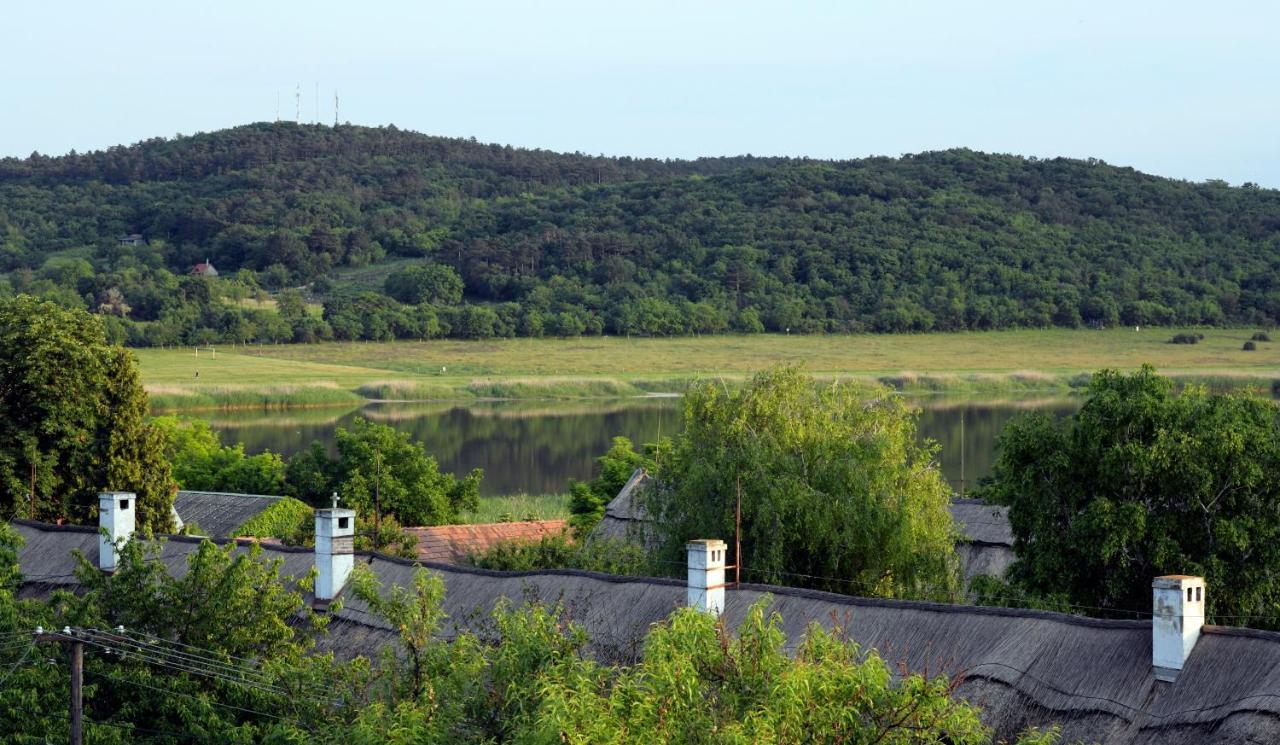Major Residence Тихани Екстериор снимка
